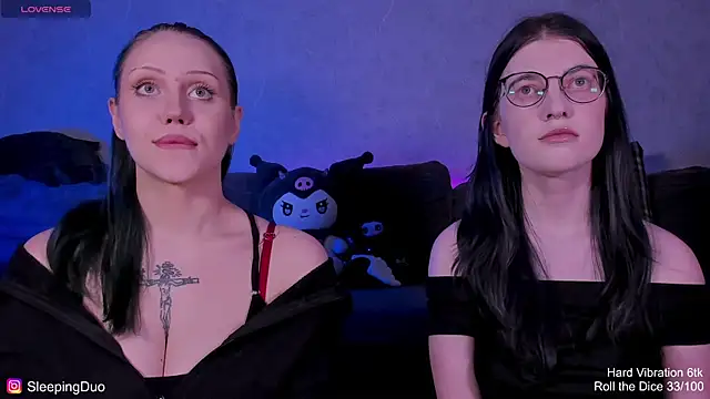 Snapshot of Threesomebabes chatting on June 2026 05:07:01 PM Threesomebabes online show from June 2026 05:07:01 PM