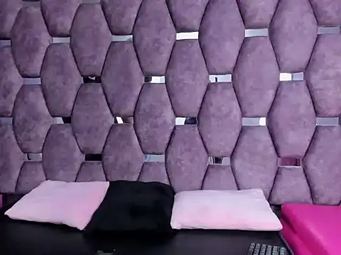 hazel 18  online show from April 2026 02:44:01 AM