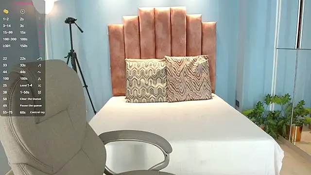 Milaa Star  online show from February 2026 03:48:02 AM