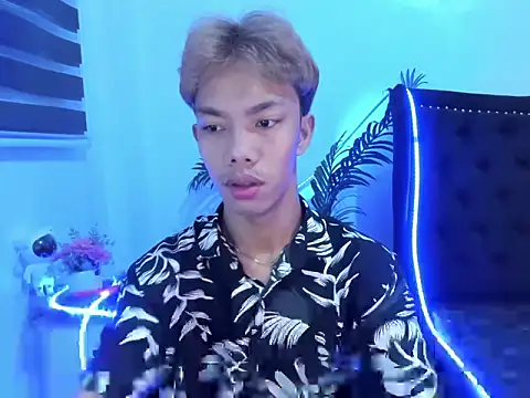 Snapshot of jersthebigfuckerxxx chatting on November 2025 02:23:01 AM jersthebigfuckerxxx online show from November 2025 02:23:01 AM