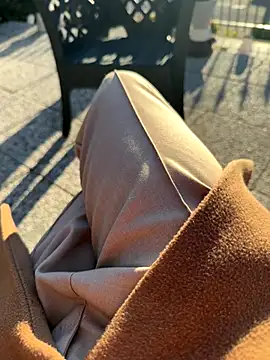 Snapshot of maialexte chatting on December 2025 02:11:01 PM maialexte online show from December 2025 02:11:01 PM