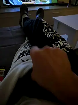 Snapshot of maialexte chatting on December 2025 08:36:02 PM maialexte online show from December 2025 08:36:02 PM