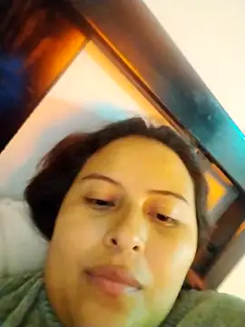 yelezia online show from October 2025 09:24:01 PM