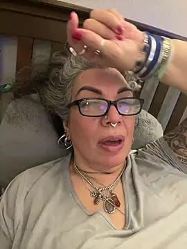 dieseldame1313 online show from February 2025 02:24:02 AM