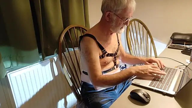 ewaldwillems99 online show from September 2025 01:35:02 PM