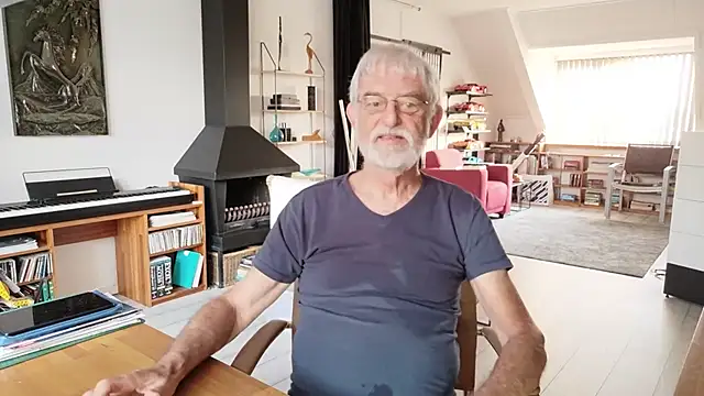 Snapshot of ewaldwillems99 chatting on July 2026 04:30:01 AM ewaldwillems99 online show from July 2026 04:30:01 AM