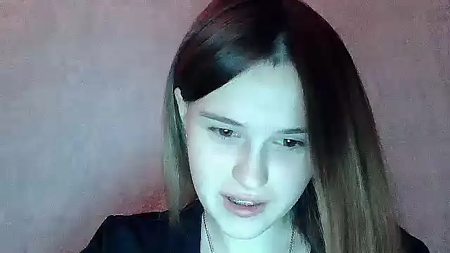 SweetLoraa online show from October 2025 05:02:02 PM