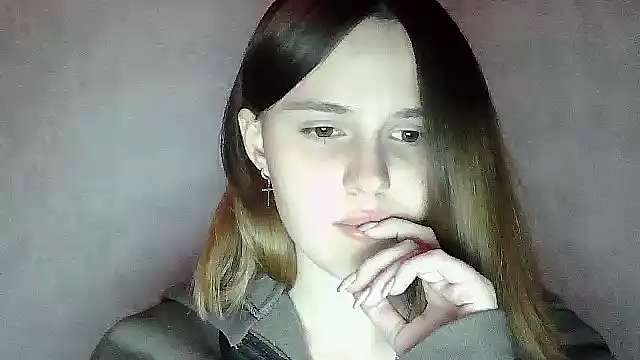 SweetLoraa online show from October 2025 02:45:01 AM