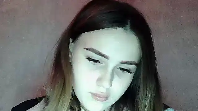 SweetLoraa online show from December 2025 05:18:02 PM