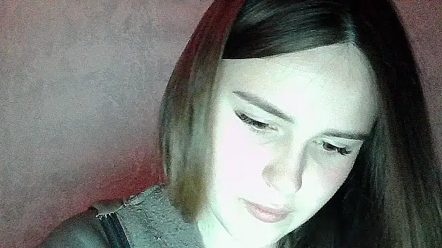 SweetLoraa online show from April 2026 08:39:01 PM