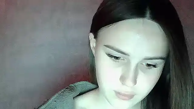 SweetLoraa online show from April 2026 05:19:02 PM