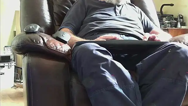 janzer13 online show from September 2025 11:56:01 AM