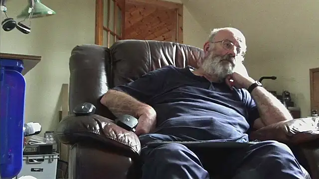 janzer13 online show from October 2025 01:29:02 PM