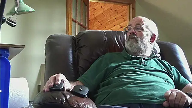 janzer13 online show from October 2025 12:48:02 PM