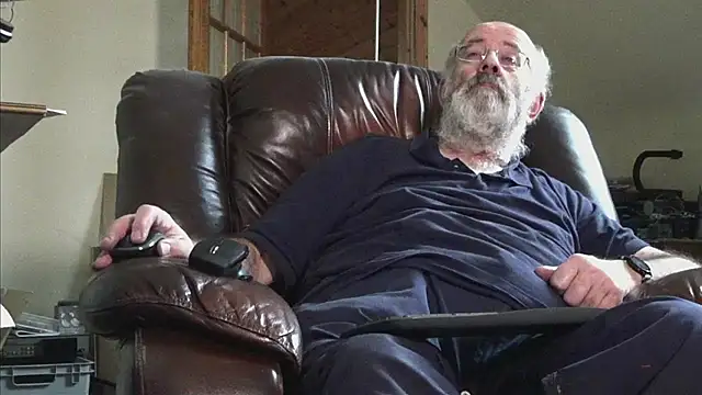 janzer13 online show from November 2025 02:39:02 PM