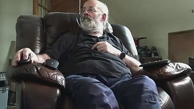 janzer13 online show from February 2026 02:00:02 PM