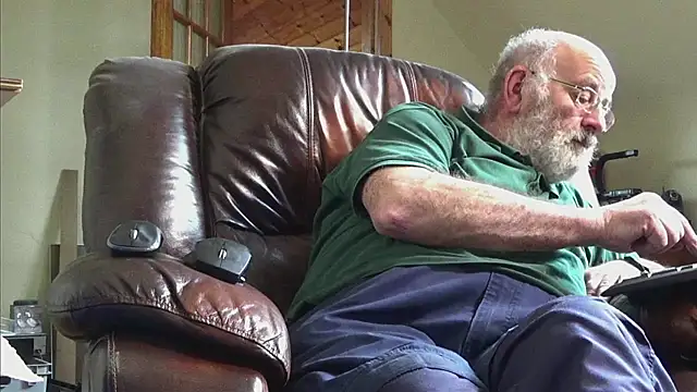 janzer13 online show from February 2026 01:58:01 PM