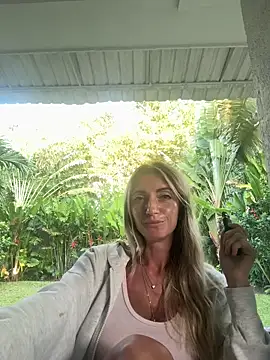 ChasingSunsets-Quinn online show from October 2025 10:30:01 PM