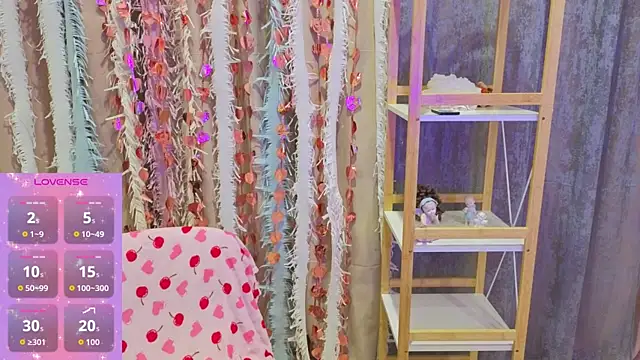 Snapshot of Luisa_Rosee chatting on September 2025 06:18:02 PM Luisa Rosee online show from September 2025 06:18:02 PM