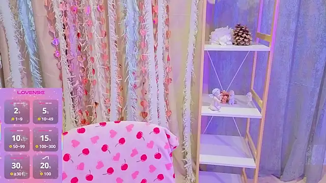 Snapshot of Luisa_Rosee chatting on October 2025 06:28:02 PM Luisa Rosee online show from October 2025 06:28:02 PM