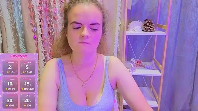 Snapshot of Luisa_Rosee chatting on October 2025 07:38:02 PM Luisa Rosee online show from October 2025 07:38:02 PM