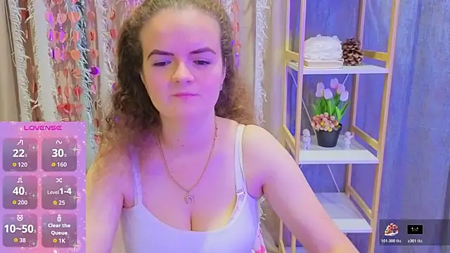 Snapshot of Luisa_Rosee chatting on November 2025 08:18:01 PM Luisa Rosee online show from November 2025 08:18:01 PM