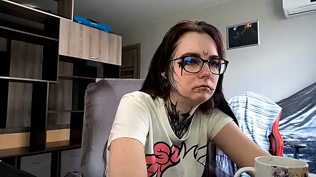 Snapshot of HighelikeGirl chatting on September 2025 07:23:01 AM HighelikeGirl online show from September 2025 07:23:01 AM