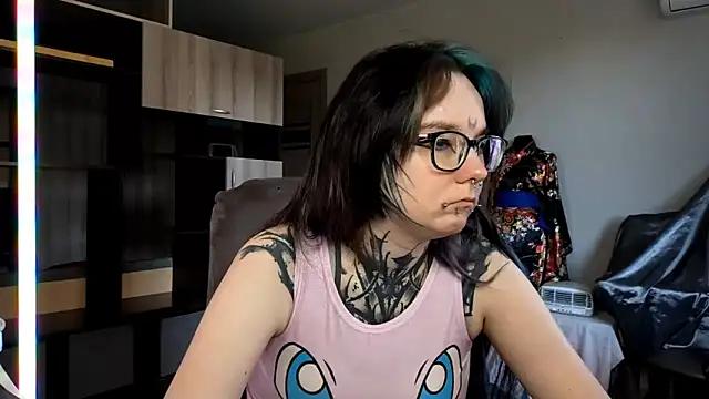 Snapshot of HighelikeGirl chatting on October 2025 07:19:02 AM HighelikeGirl online show from October 2025 07:19:02 AM