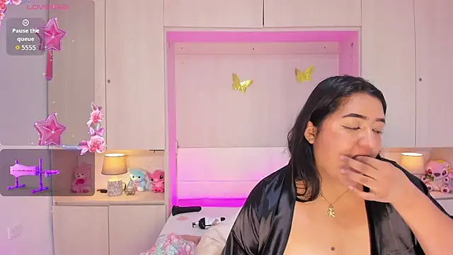 LilyWhitney online show from June 2026 04:42:02 PM