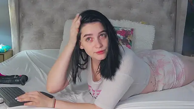 Leah Brooks online show from December 2025 05:14:01 AM