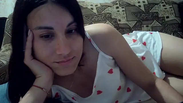 Snapshot of kiss_lovely_ chatting on May 2026 08:48:02 PM kiss lovely online show from May 2026 08:48:02 PM