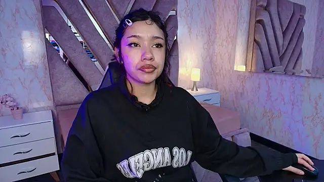 Snapshot of redd_pandaa chatting on July 2026 03:34:02 AM redd pandaa online show from July 2026 03:34:02 AM