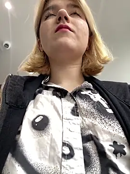 Snapshot of Cherry___Blossom chatting on September 2025 10:06:02 AM Cherry Blossom online show from September 2025 10:06:02 AM