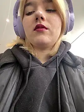 Snapshot of Cherry___Blossom chatting on October 2025 10:12:02 AM Cherry Blossom online show from October 2025 10:12:02 AM