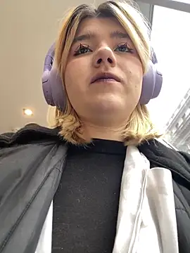 Snapshot of Cherry___Blossom chatting on October 2025 11:21:02 AM Cherry Blossom online show from October 2025 11:21:02 AM