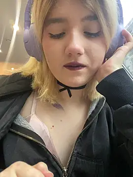 Snapshot of Cherry___Blossom chatting on October 2025 11:16:01 AM Cherry Blossom online show from October 2025 11:16:01 AM