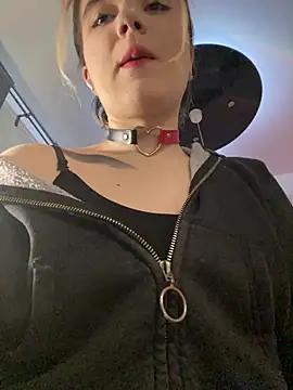 Snapshot of Cherry___Blossom chatting on November 2025 12:15:02 PM Cherry Blossom online show from November 2025 12:15:02 PM