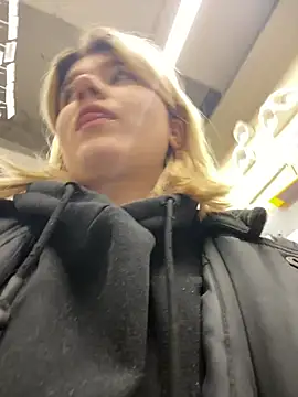 Snapshot of Cherry___Blossom chatting on November 2025 01:12:02 PM Cherry Blossom online show from November 2025 01:12:02 PM