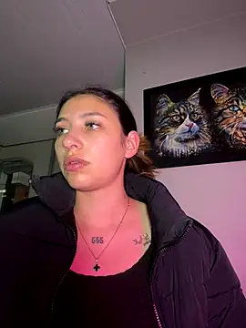 Snapshot of AriaBliss- chatting on September 2025 03:30:02 AM AriaBliss- online show from September 2025 03:30:02 AM