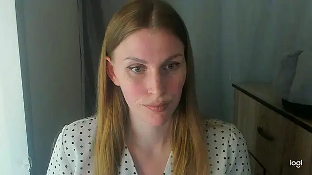 JuliaMuuun online show from June 2026 08:01:01 PM