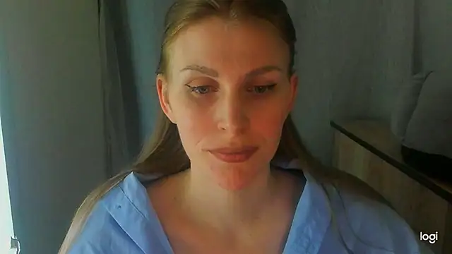 JuliaMuuun online show from June 2026 08:31:02 PM