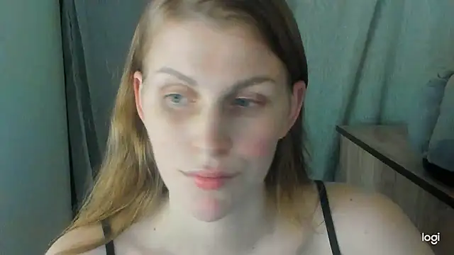 JuliaMuuun online show from June 2026 09:47:02 PM