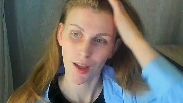 JuliaMuuun online show from June 2026 09:53:02 PM