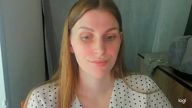 JuliaMuuun online show from June 2026 09:32:02 PM