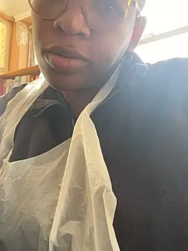 Ozimpho online show from May 2026 11:49:02 AM