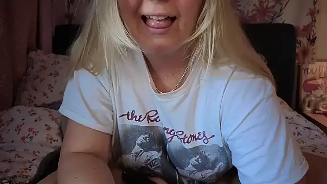 Daisyxoxo  online show from March 2026 10:00:02 AM