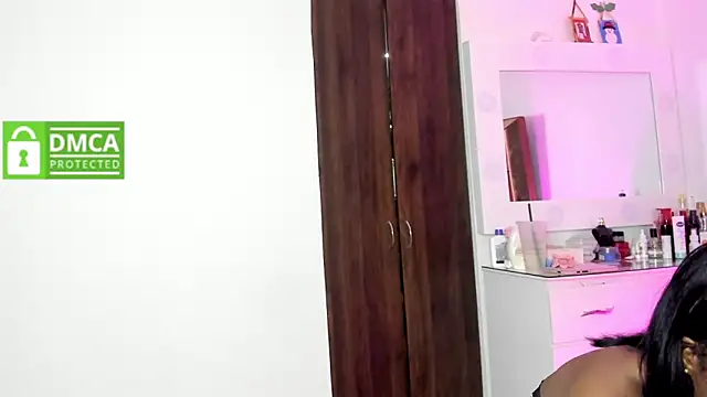 Snapshot of Mina_holly chatting on March 2026 06:46:01 PM Mina holly online show from March 2026 06:46:01 PM