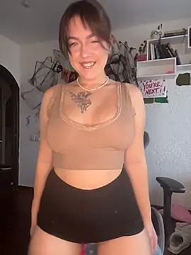 Snapshot of MikssMolly chatting on November 2025 04:04:01 AM MikssMolly online show from November 2025 04:04:01 AM