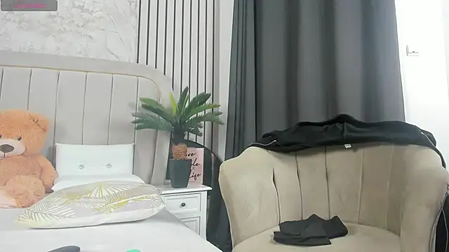 DaryaReed online show from October 2025 04:12:01 AM