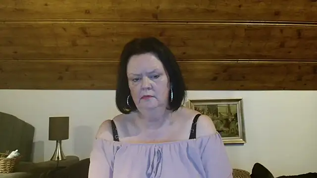 Snapshot of TiffanyMature chatting on October 2025 09:48:01 PM TiffanyMature online show from October 2025 09:48:01 PM